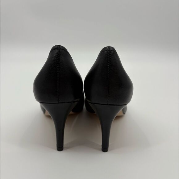 Kate spade | Black Leather Pumps with Gold Accent bow | 8.5 - Picture 5 of 7